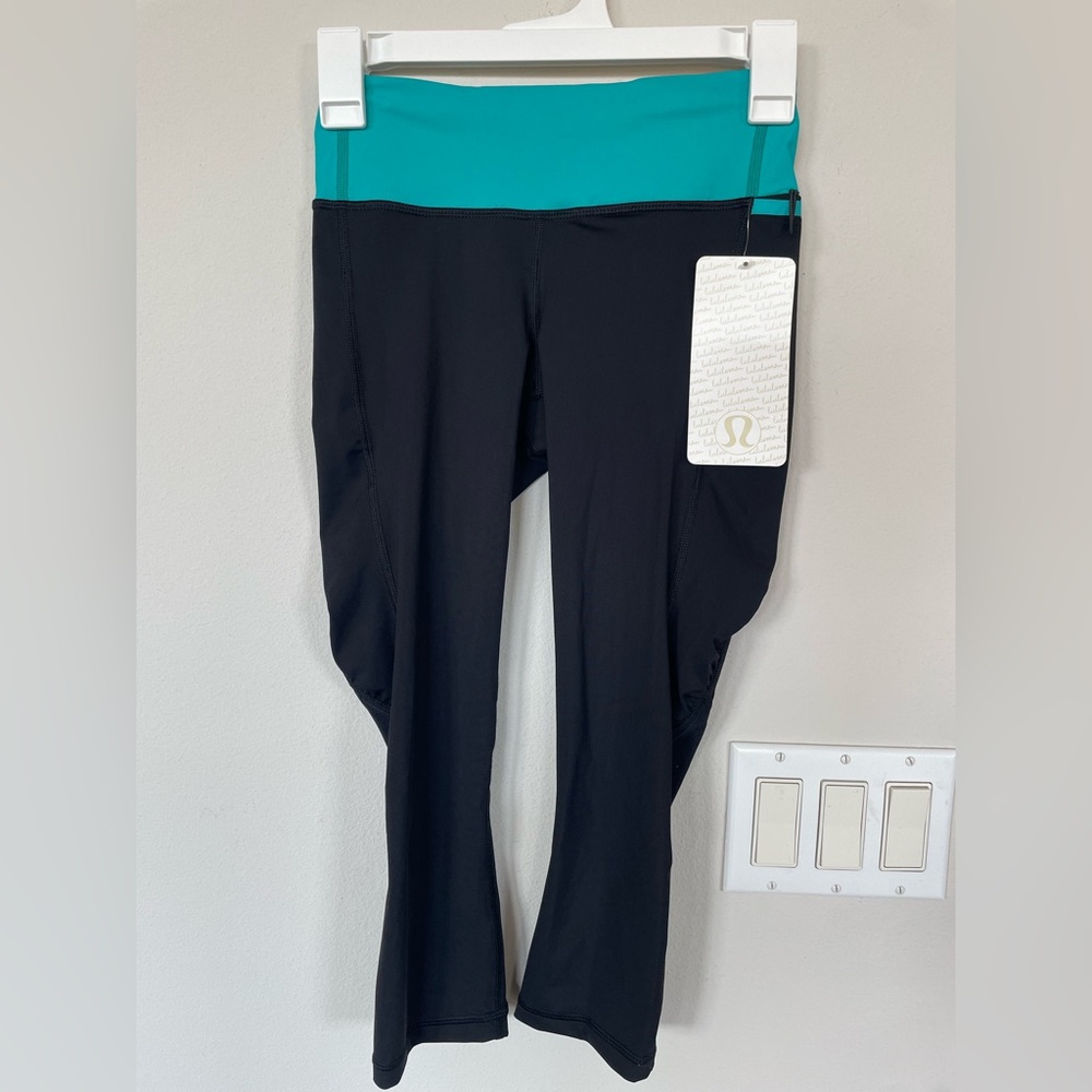 NWT Lululemon Women Water Bound Leggings Crop Capri Run Gym Yoga Black Teal 2